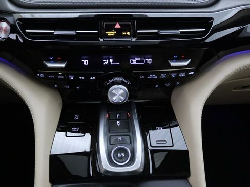 Used 2023 Acura MDX SH-AWD w/ Advance Package image 26