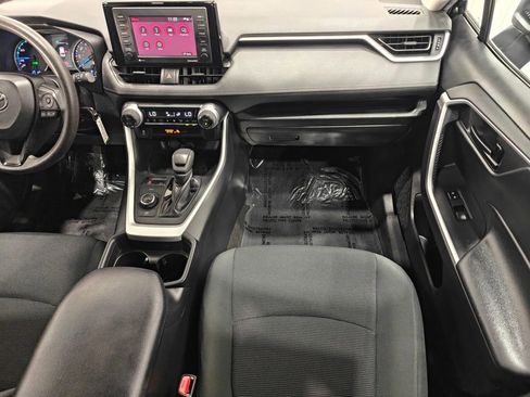 Used 2020 Toyota RAV4 LE w/ Carpet Mat Package AWD/4WD image 20