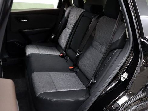 Used 2023 Nissan Rogue SV image 10