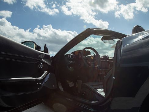 Certified 2023 Ferrari Portofino M image 24