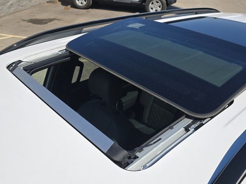 Used 2023 Kia Telluride SX X-Line image 3