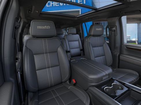 New 2026 Chevrolet Suburban High Country AWD/4WD image 42