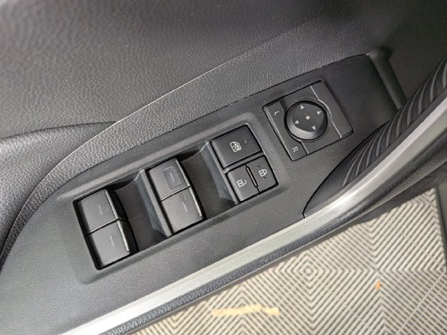 Used 2025 Toyota RAV4 XLE FWD image 12