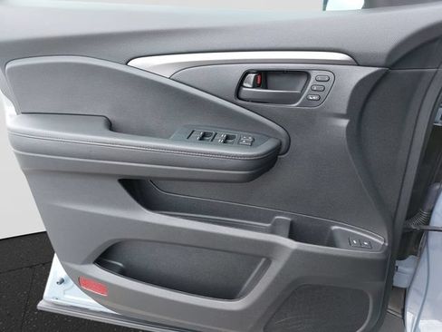 Used 2023 Honda Passport EX-L image 25
