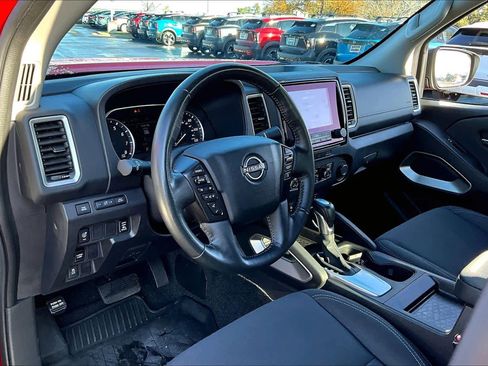 Used 2024 Nissan Frontier SV w/ SV Convenience Package image 17