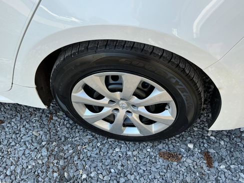 Used 2022 Toyota Corolla LE FWD image 23