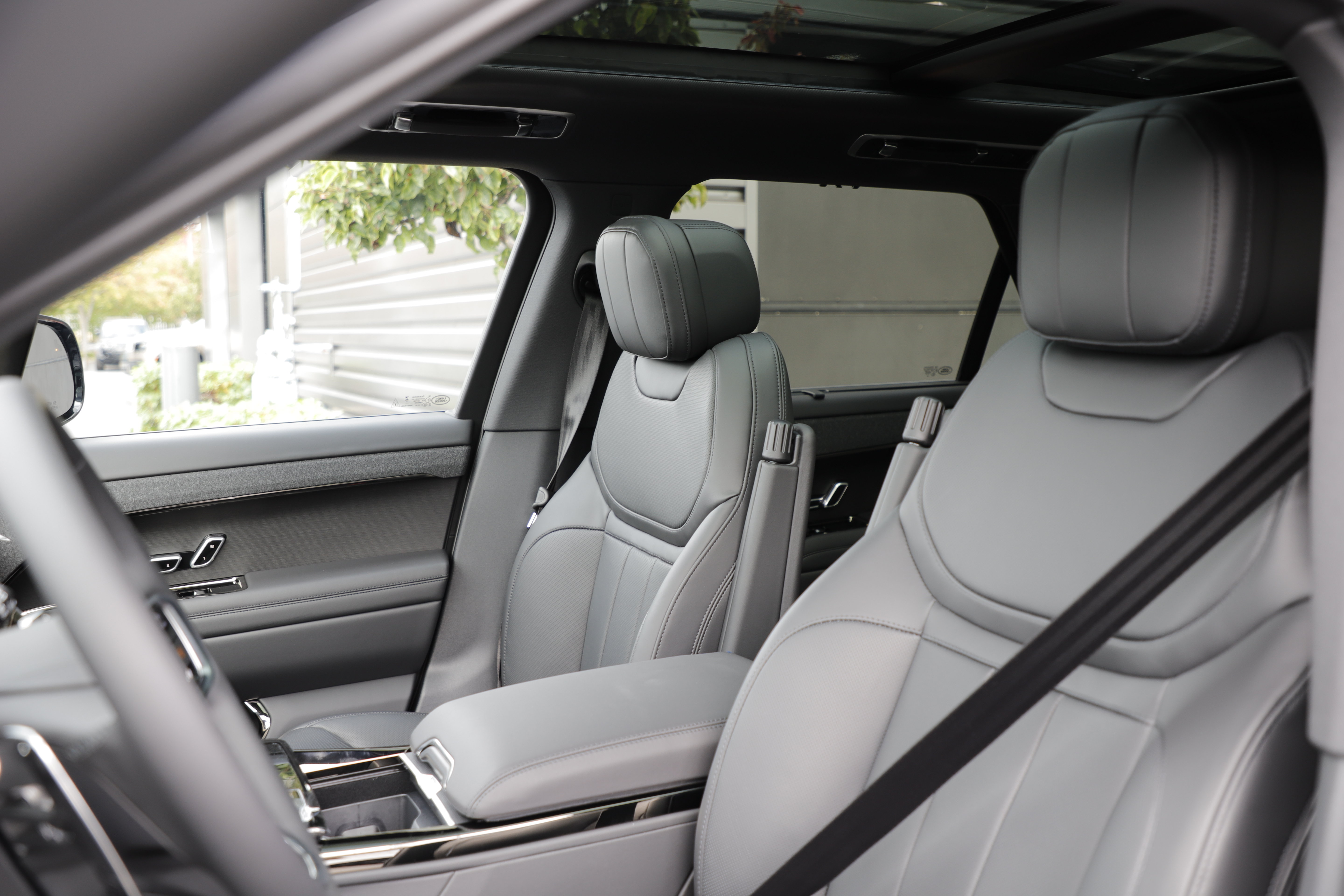 New 2026 Land Rover Range Rover Sport SE AWD/4WD image 15