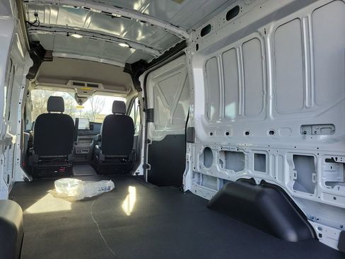 New 2026 Ford Transit 250 148 Medium Roof image 10