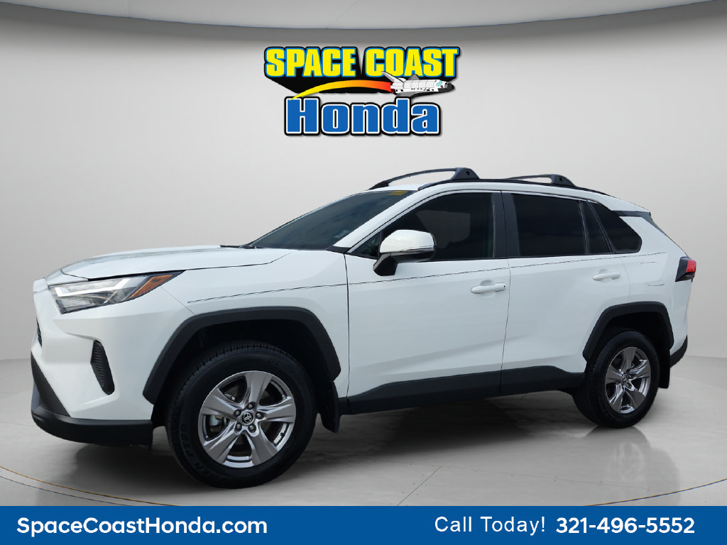 Used 2024 Toyota RAV4 XLE FWD image 7