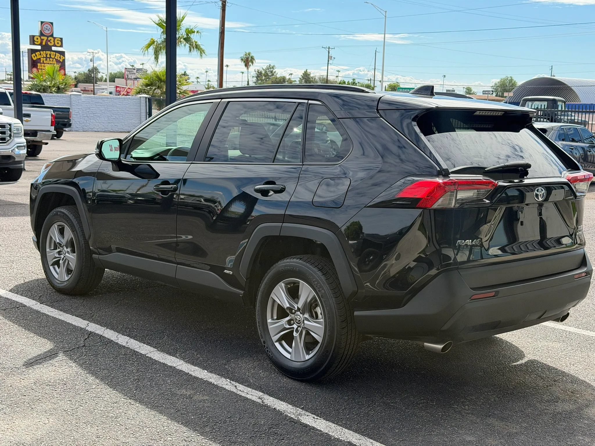 Used 2024 Toyota RAV4 XLE w/ Weather Package AWD/4WD image 5
