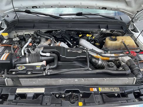 Used 2011 Ford F250 Lariat w/ Lariat Interior Pkg AWD/4WD image 18
