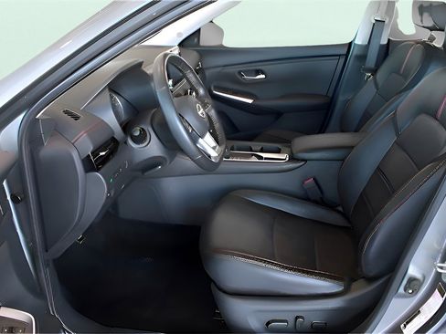 Used 2025 Nissan Sentra SR w/ SR Premium Package image 26