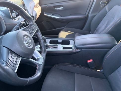Used 2022 Nissan Sentra SR w/ Electronics Package FWD image 19