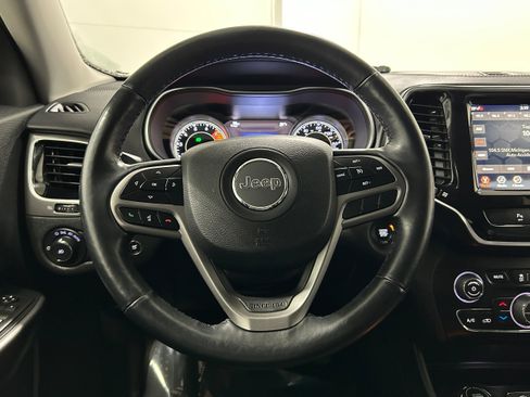 Used 2019 Jeep Cherokee Limited image 14