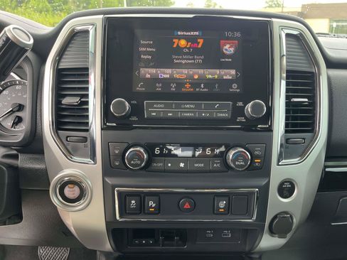 Used 2023 Nissan Titan SV w/ SV Convenience Package RWD image 18