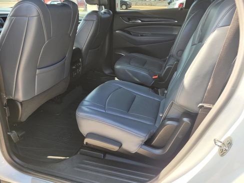 Used 2022 Buick Enclave Premium FWD image 3