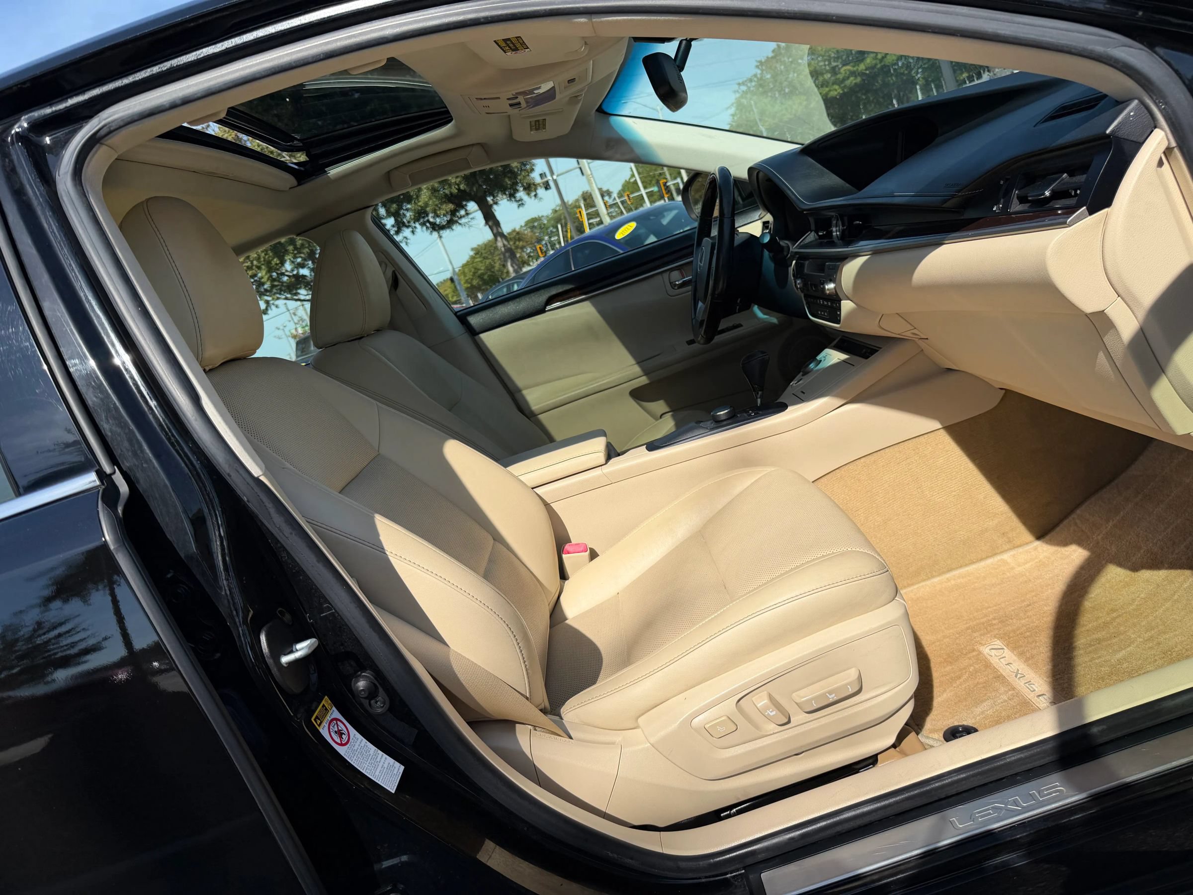 Used 2015 Lexus ES 350 w/ Premium Package FWD image 18