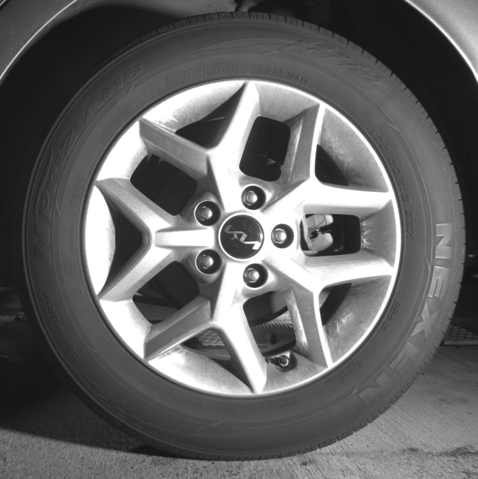 Used 2025 Kia Soul LX w/ LX Technology Package FWD image 25