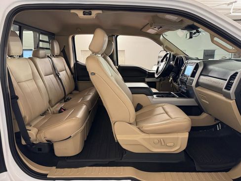 Used 2020 Ford F350 Lariat w/ Chrome Package image 37