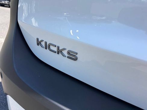 Used 2026 Nissan Kicks SV AWD/4WD image 8