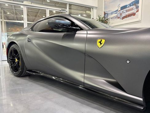 Used 2021 Ferrari 812 GTS image 19