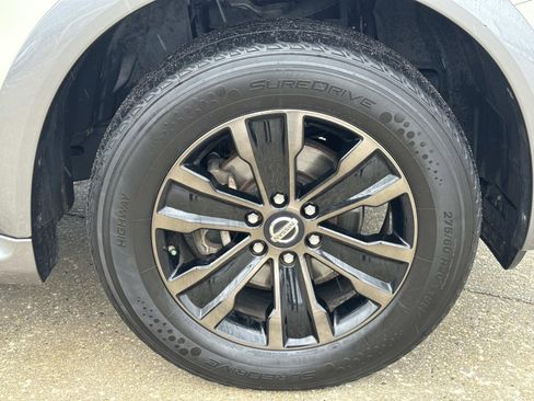 Used 2017 Nissan Armada Platinum w/ Captain Seat Package RWD image 4