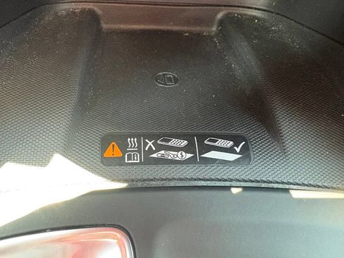 Used 2020 Chevrolet Equinox Premier FWD image 3