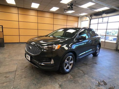 Certified 2024 Ford Edge SEL w/ Convenience Package AWD/4WD image 3