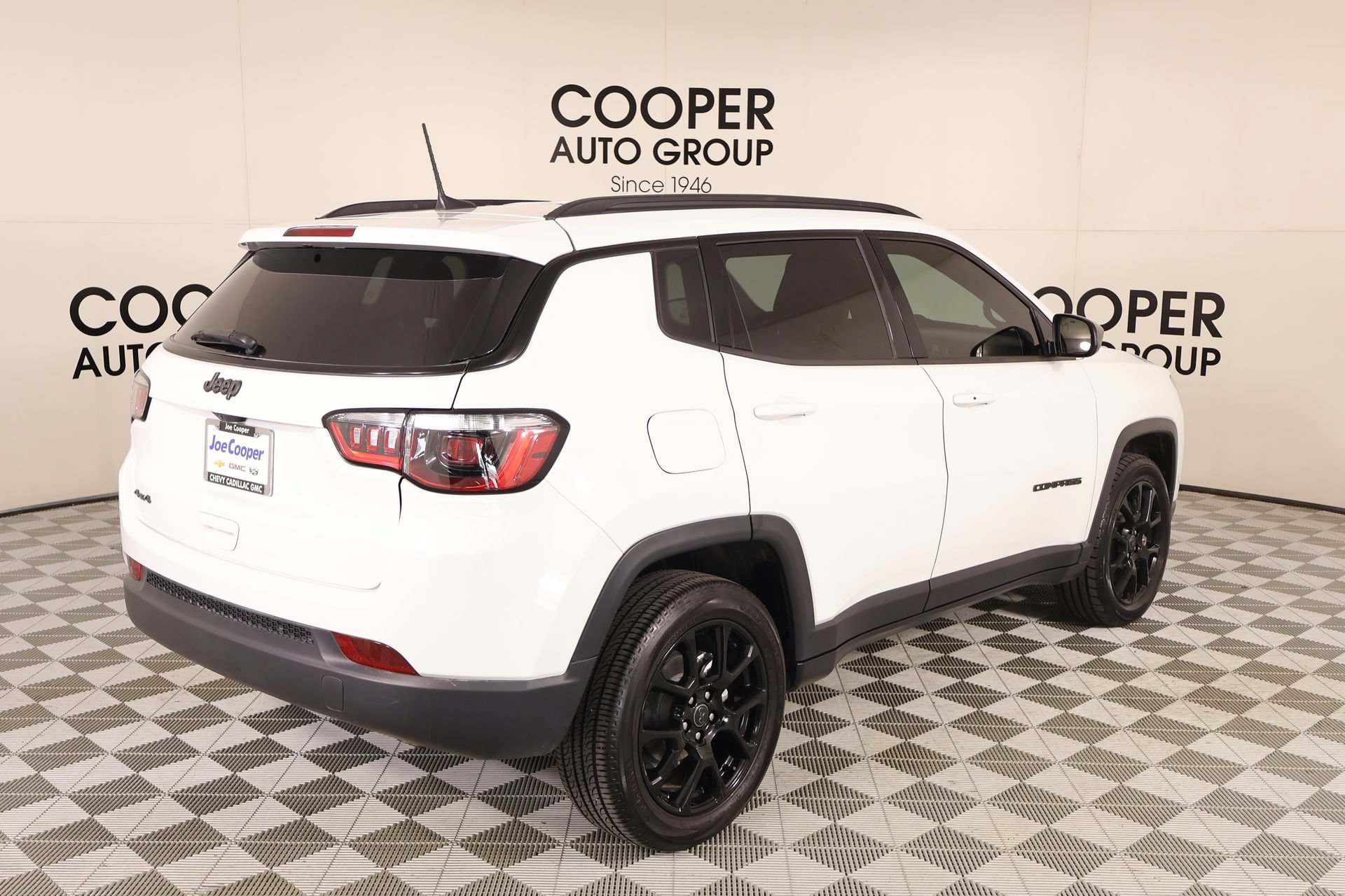 Used 2025 Jeep Compass Latitude w/ Convenience Group AWD/4WD image 20