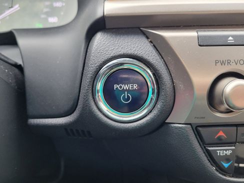 Used 2013 Lexus ES 300h image 18