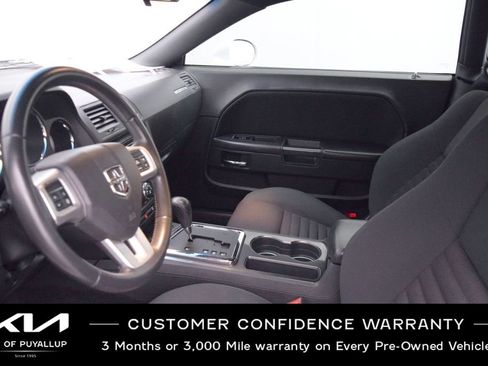 Used 2011 Dodge Challenger image 10