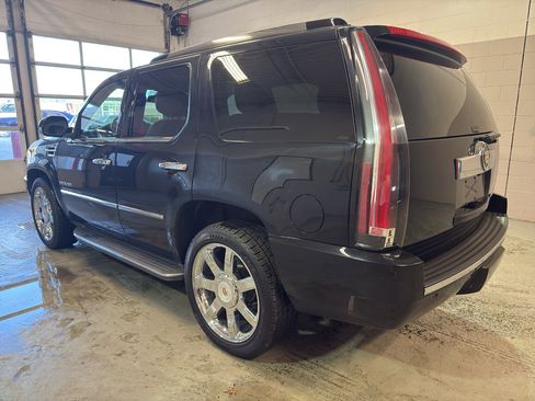Used 2014 Cadillac Escalade Luxury image 4