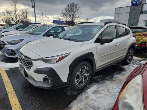 Used 2025 Subaru Crosstrek 2.0i Premium image 3