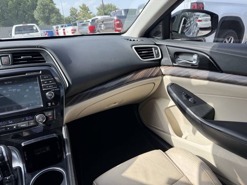 Used 2016 Nissan Maxima Platinum FWD image 20