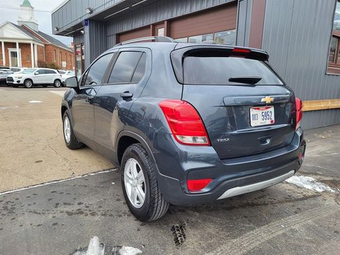 Used 2021 Chevrolet Trax LT w/ LT Convenience Package image 5