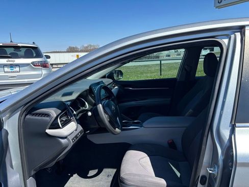 Used 2023 Toyota Camry LE image 10