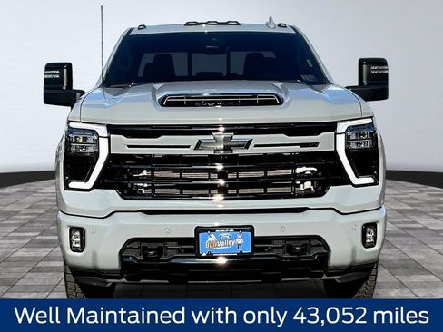 Used 2024 Chevrolet Silverado 3500 LTZ w/ LTZ Plus Package AWD/4WD image 2