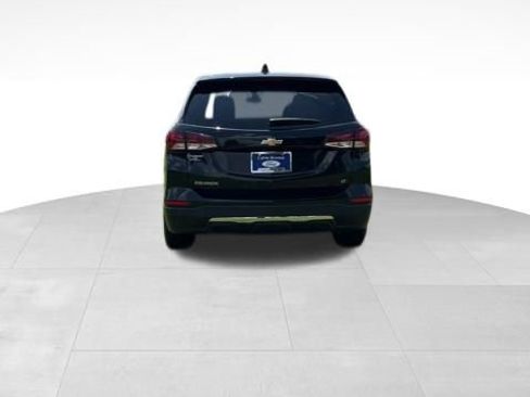 Used 2022 Chevrolet Equinox LT w/ Driver Convenience Package image 6