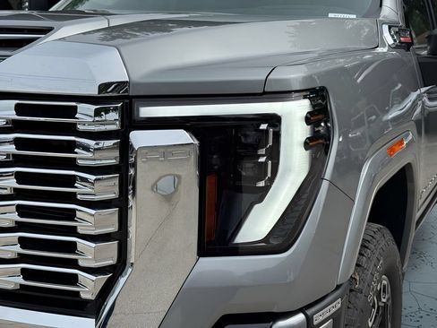 New 2026 GMC Sierra 2500 Denali w/ Denali Reserve Package AWD/4WD image 3