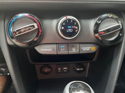 Used 2019 Hyundai Kona SEL w/ SEL Tech Package 02 image 19