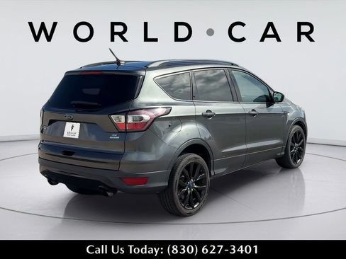 Used 2017 Ford Escape SE w/ Equipment Group 201A FWD image 7