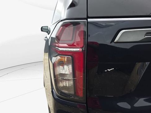 Used 2022 Chevrolet Tahoe Z71 w/ Luxury Package AWD/4WD image 35