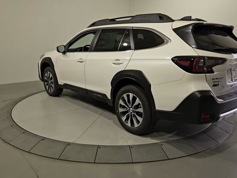 Used 2025 Subaru Outback Limited image 3