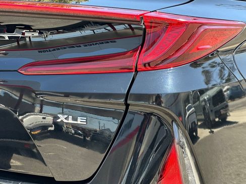Used 2021 Toyota Prius Prime XLE w/ Carpet Mat Package (TMS) FWD image 28