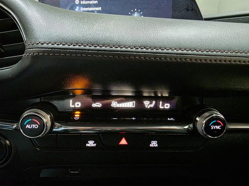 Used 2019 MAZDA MAZDA3 Sedan image 36