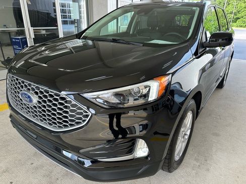 Certified 2023 Ford Edge SEL w/ Convenience Package image 3