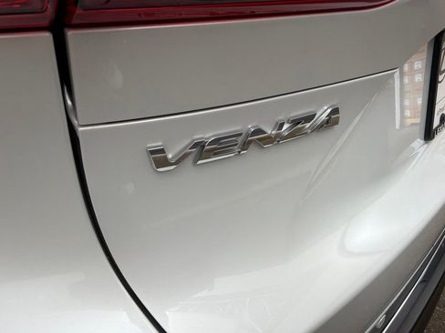 Used 2023 Toyota Venza Limited AWD/4WD image 24