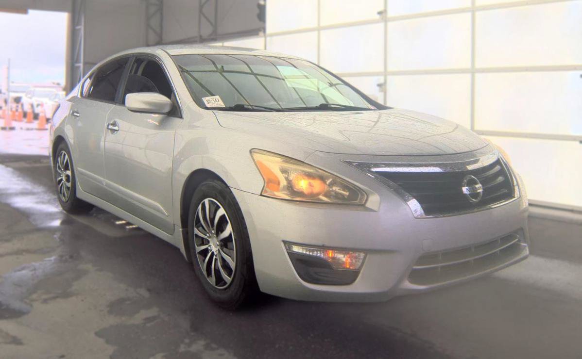 Used 2014 Nissan Altima 2.5 S FWD image 3