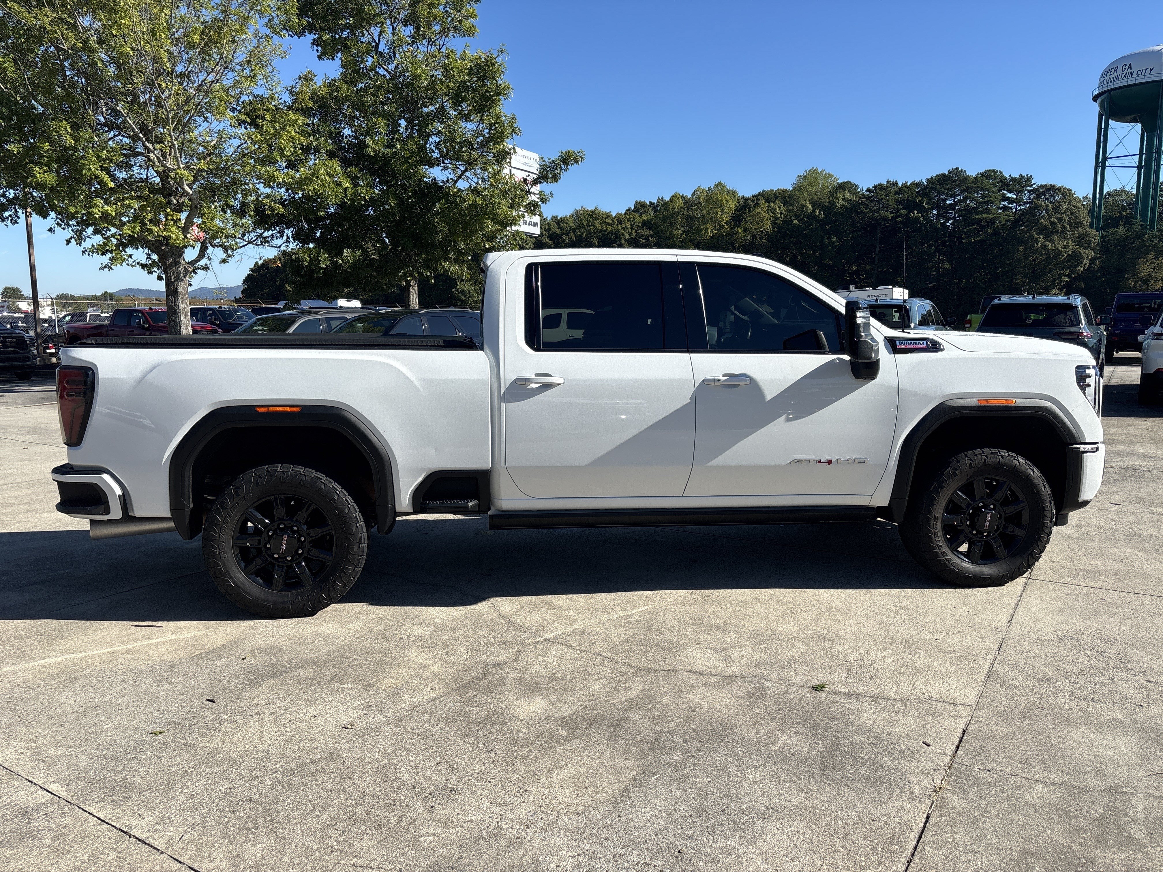 Used 2024 GMC Sierra 2500 AT4 w/ AT4 Premium Plus Package AWD/4WD image 8