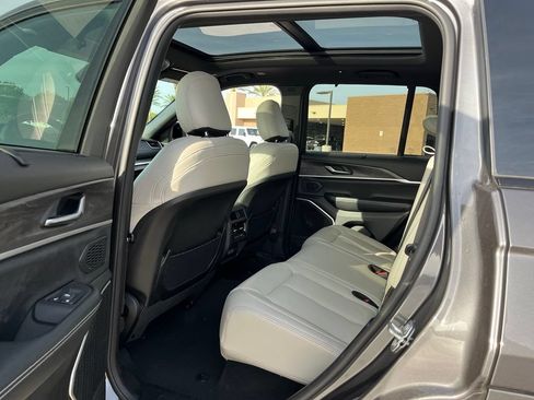 Used 2024 Jeep Grand Cherokee Limited 4xe AWD/4WD image 26